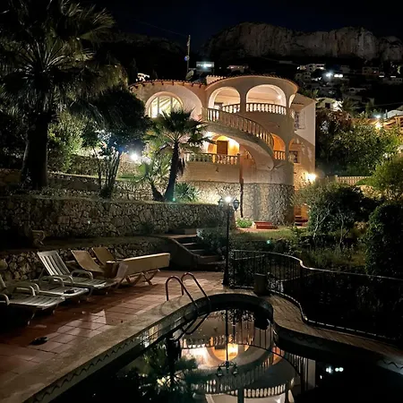 Villa With Private Swimming Pool